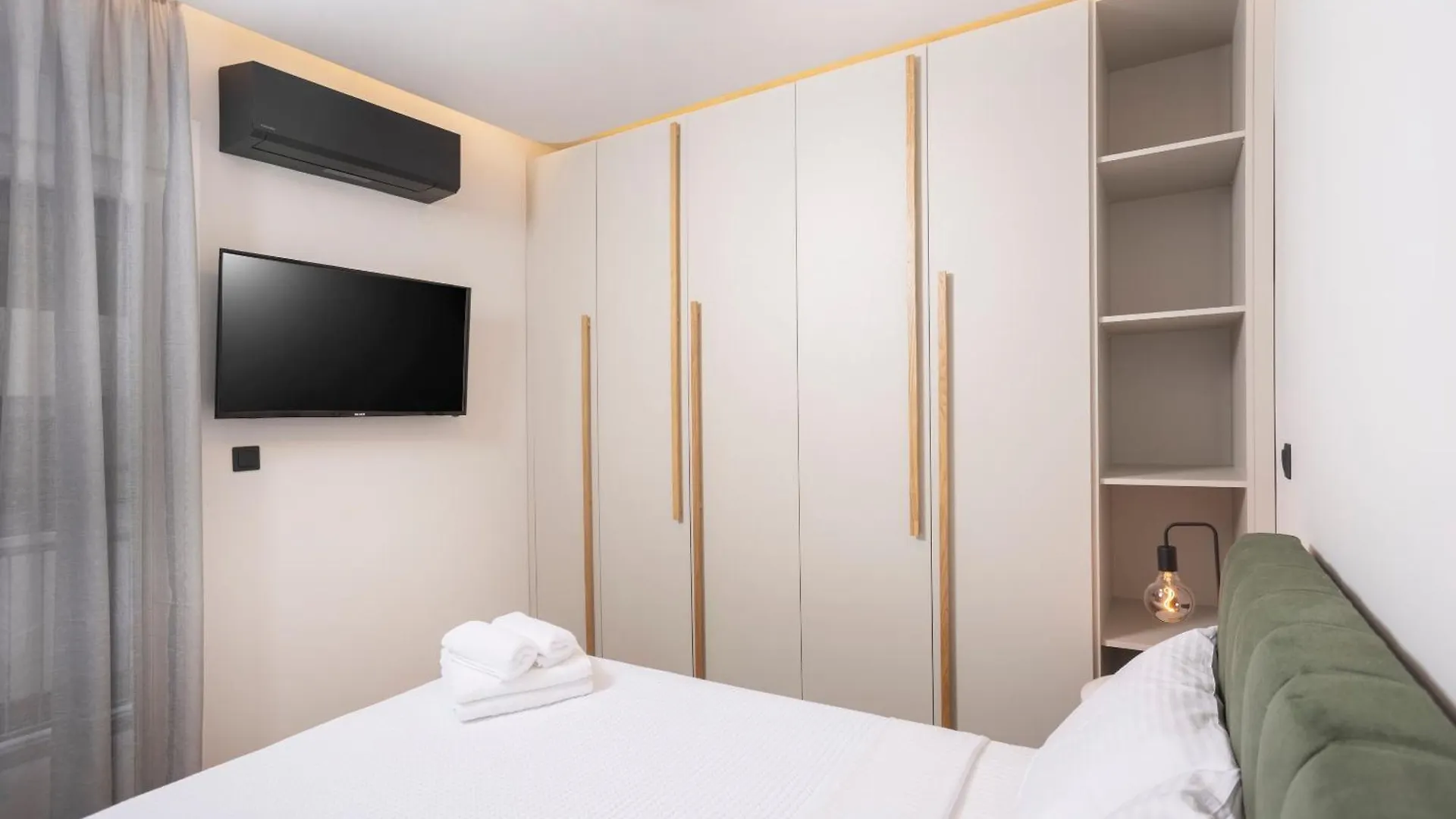 King George 40 Seaside Apartment Thessaloniki