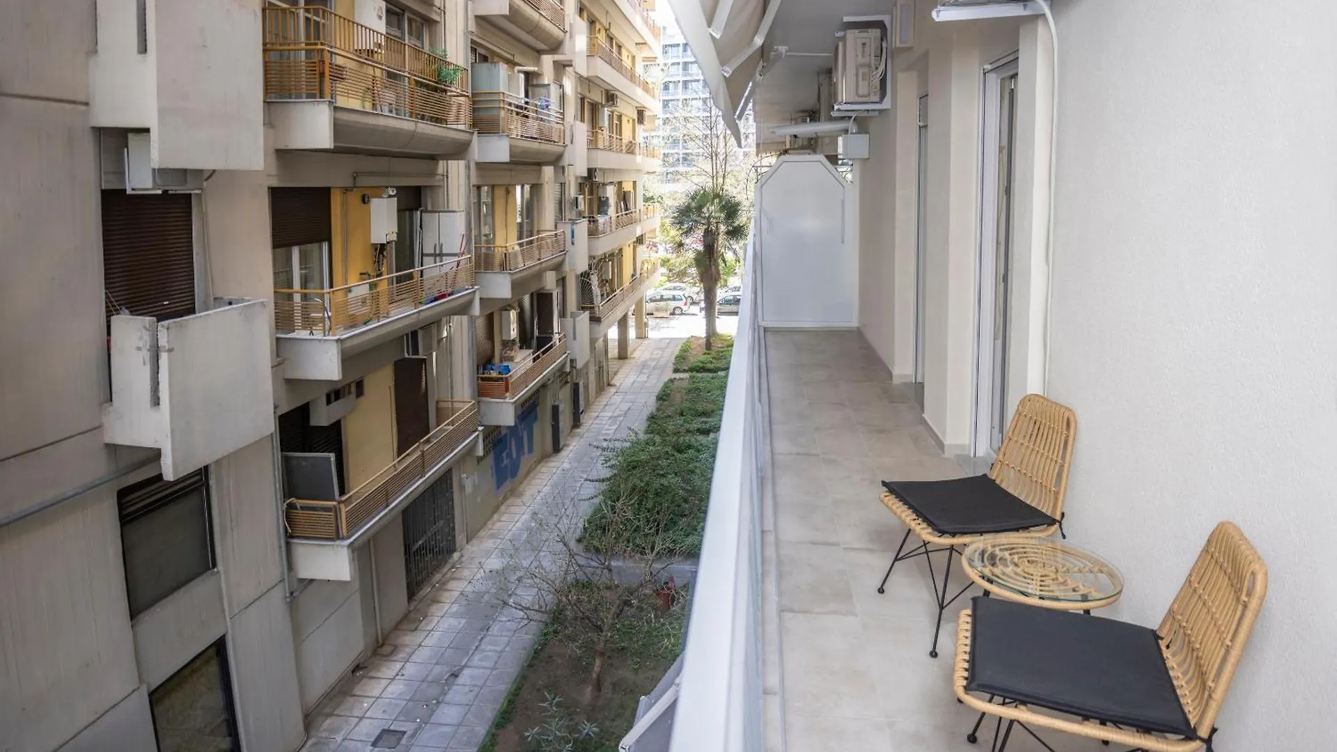 King George 40 Seaside Apartment Thessaloniki